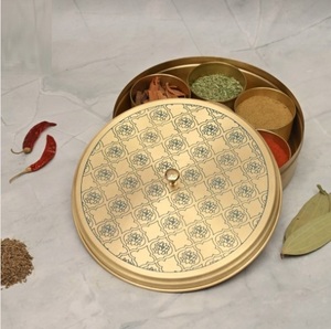 Boîte d'organisation d'épices compacte en laiton métallique fini premium, sans BPA, hermétique pour une fraîcheur durable boîtes à épices - Product Image 4