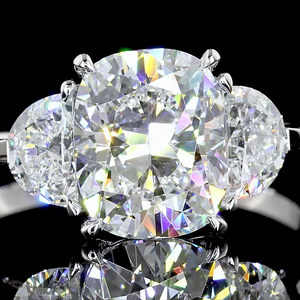 Anillo de Compromiso de Tres Piedras con Corte Cojín de 2.51 Quilates, Oro Blanco de 14K, Diamante Cultivado en Laboratorio, Anillo de Novia - Product Image 2