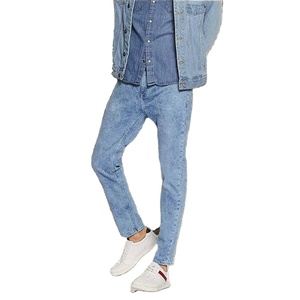 Jean en denim léger coupe droite élégant pour homme, dernier design, avec logo personnalisé et motifs graphiques avancés, style streetwear décontracté tricoté - Product Image 3