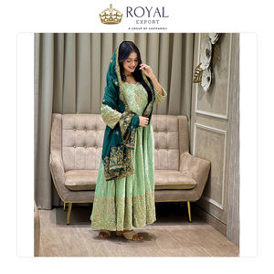 Traje Anarkali de Terciopelo y Seda con Bordado Zari, Diseño de Alta Calidad, Nuevo Estilo, Hermoso, Disponible en Stock - Product Image 3