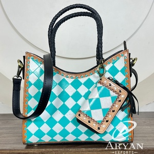 กระเป๋าโท้ทและกระเป๋าใส่บัตรขนาดเล็กแบบใหม่ ชุดเข้าชุด 2 ชิ้น ทำด้วยมือ หนังลายตาราง กระเป๋าสะพายข้างสำหรับผู้หญิง - Product Image 1