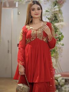 Ensemble Sharara en Soie Rouge Premium Unity Luxure avec Dupatta en Tulle Brodé - Product Image 5