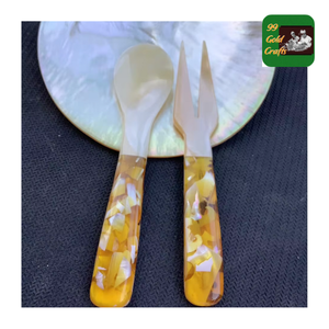 Cuillère à coquillage en perles artisanales naturelles faites à la main Cuillère à coquille de caviar Ustensile en nacre Mini cuillère polie pour une utilisation de table élégante - Product Image 1