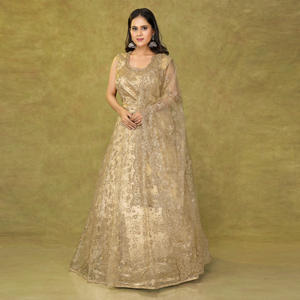 Vestido de Noche Opulento con Bordado y Motivos Florales, con Dupatta de Tela Suave, Ideal para Bodas y Fiestas - Product Image 1