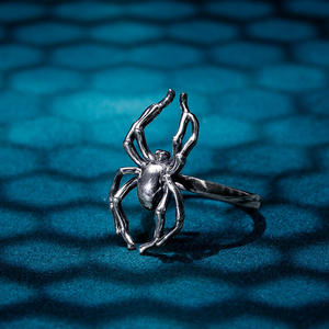 Bague pour homme Jeulia Spider Magic en acier inoxydable plaqué - Product Image 6