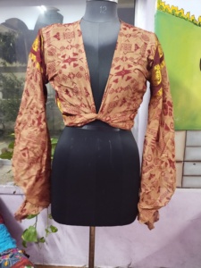 Hecho a mano Boho Hippie estilo Vintage seda Sari blusa modesta verano corto Wrap Top frente lazo campana mangas Floral estampado transpirable - Product Image 5