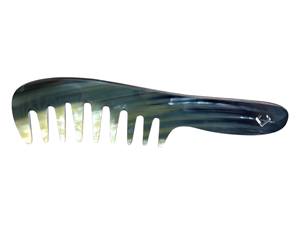 Le peigne en corne artisanal CRAFT EXIM, gravé à la main, pour le soin quotidien des cheveux et une utilisation pour des cheveux lisses - Product Image 3