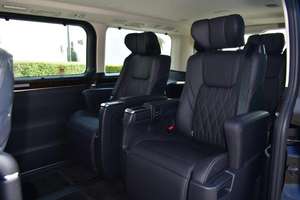 TOYOTA GRANVIA PREMIUM V6 3.5L, modelo 2023, 6 asientos de gasolina - Product Image 3