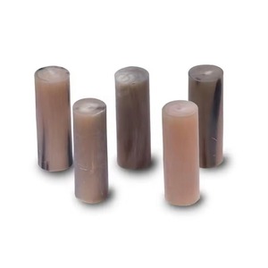 Rouleau de corne de buffle fait à la main de haute qualité avec poignée en corne de boeuf Style religieux Prix d'usine direct Artisanat naturel de l'Inde - Product Image 3