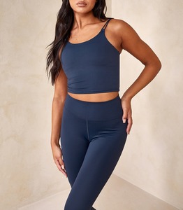 2025 nuevos conjuntos de Yoga Fitness mujer espalda descubierta gimnasio acolchado dos piezas entrenamiento Scrunch Mono para mujeres conjuntos de Yoga - Product Image 6