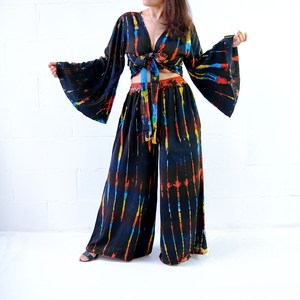 Ensemble jupe en rayonne style bohème avec haut à volants et nœud, jupe longue imprimé floral, respirant, tenue d'été vintage, style féerique années 70, mode hippie - Product Image 3