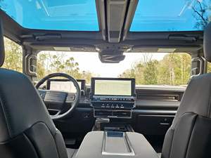 En Venta: Nuevo Vehículo Eléctrico G M C Hummer SUV de 830 Caballos de Fuerza - Product Image 6