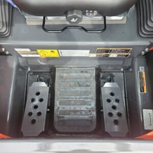 Chargeuse compacte Kubota SSV65 d'occasion 2023 - Puissance fiable, durabilité et polyvalence - Product Image 6