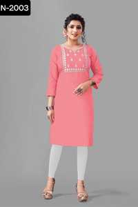 Las últimas mujeres usan colecciones de Kurtis Bland de algodón informal y de uso diario de lujo con ropa india de bajo precio y Sari de boda - Product Image 6
