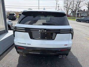 PRISTINE CLEAN 2026 Chevrolet Traverse RS - Product Image 3