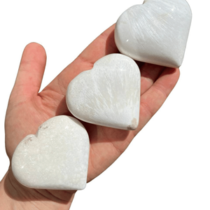 Venta al por mayor Scolecite Puffy Heart Natural Crystal Gemstone Heart Growth Harmony Reiki Stone Ideal para regalos decoración del hogar - Product Image 3