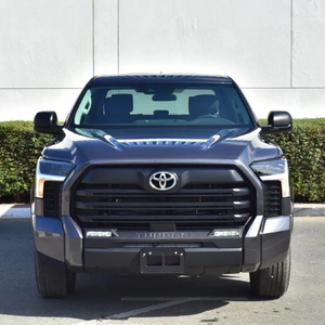 SUV Usada 2023, Tracción Delantera, Automática, Asientos de Cuero, Interior Oscuro, Cámara Trasera - Product Image 1