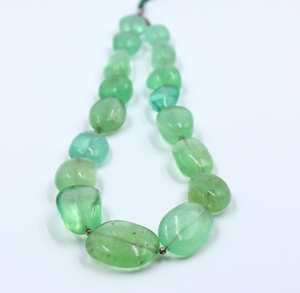 Perles en forme de culbutage lisse en fluorite verte Perles de pierres précieuses naturelles Taille 15X11MM à 22X20MM env. 12 ''pouces pour la fabrication de bijoux - Product Image 3
