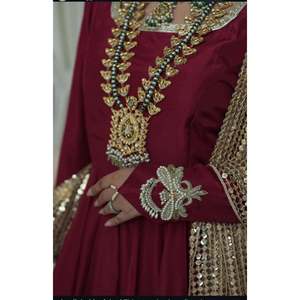 Robe de bal rouge élégante faite à la main en satin pour femme, taille empire, taille XS, longueur ras du sol, tenue formelle indienne Diwali - Product Image 5