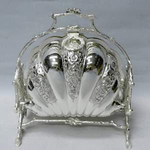 Boîte chauffante à biscuits pliante en coquillage plaqué argent antique Porte-chignon gravé orné Support de service pour la décoration intérieure et la restauration - Product Image 2