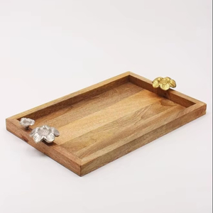 Bandeja de servicio de madera decorativa de diseño nuevo y de tendencia con mango de Metal, organizador duradero artístico hecho a mano - Product Image 1