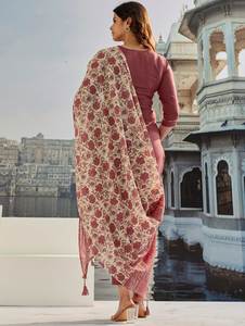 Fabriqué sur commande/taille personnalisée et confort pur coton couleur vive avant côté broderie vêtements de fête Kurti et bas avec ensemble Dupatta - Product Image 4