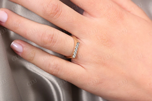 Venta al por mayor personalizado 10K oro sólido redondo laboratorio crecido diamante boda banda CVD laboratorio diamante mujeres apilamiento banda a precio asequible - Product Image 4