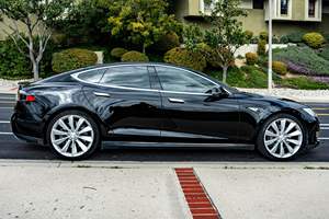 รถเทสล่า โมเดล เอส พี85 ซิกเนเจอร์ ปี 2012 มือสอง พวงมาลัยซ้าย/ขวา - Product Image 2