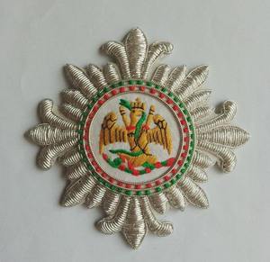 Parche de Tela Bordado a Mano de Lujo para Coser en Blazers, Parche Personalizado del Tamaño del Bolsillo para Uniformes - Product Image 1