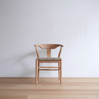 Chaise de salle à manger en bois massif au design moderne et contemporain avec hauteur réglable pour hôtel, restaurant, entrepôt