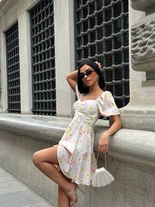 Robe midi décontractée élégante à col droit avec bretelles à nouer sur les épaules, en tissu satiné léger, pour tous les jours ou la plage - Product Image 2