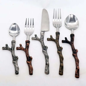 Juego de cubiertos de acero inoxidable con mango de bambú natural con diseño elegante, perfecto para cenas en hoteles, bodas y vajilla elegante - Product Image 3