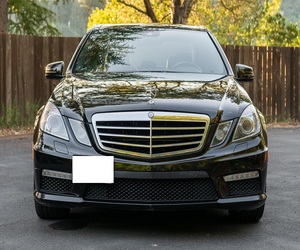 Mercedes-Benz E63 AMG berline d'occasion 2010, excellent état, offre exceptionnelle, prête à être expédiée - Product Image 1