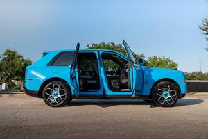 Rolls-Royce Cullinan Black Badge 2021 d'occasion en parfait état, faible kilométrage - Product Image 3