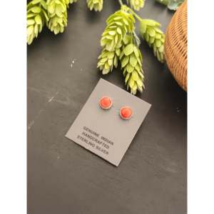 Pendientes Navajo de Oro Rosa de 14k y Plata de Ley con Diseño de Ostra Espinosa y Bola de Diamantes Engastada, Joyería Hecha a Mano en Navajo - Product Image 3