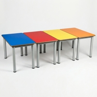Table d'étude moderne et durable pour enfants, plateau en MDF, structure métallique, table d'activités carrée, utilisation scolaire, cuisine, extérieur, salle de classe, vente en gros