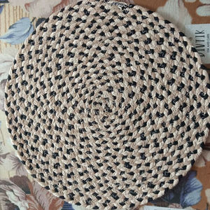 Sets de table ronds modernes en coton 100 % marron et noir avec motif tressé antidérapant pour la maison, les mariages et les banquets - Product Image 1