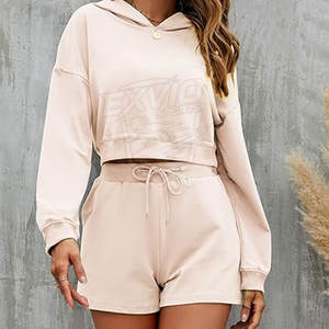 Ensemble sweat à capuche et short pour femme de qualité supérieure, personnalisable avec logo, vente en gros - Product Image 2