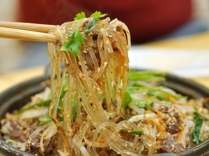 El mejor proveedor Vietnam Arrowroot Vermicelli Noodle/ Vietnam Steamed Vermicelli Roll con alta calidad - Product Image 4