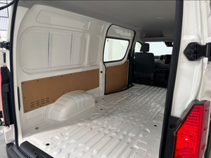 Vehículos Usados de Segunda Mano 2025 HIACE 2.8 Diésel Automático SLWB Puertas Corredizas Dobles, Puertas Traseras Tipo Granero - Product Image 5