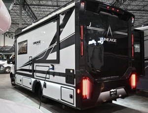 Oferta Especial: Autocaravana de Lujo Usada 2025 Grand Design LINEAGE SERIES_M 25FW - Envío a Todo el Mundo - Product Image 3
