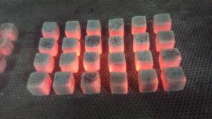 Améliorez vos séances de shisha avec nos briquettes uniques de charbon de bois indonésien pour narguilé cubique - Product Image 4