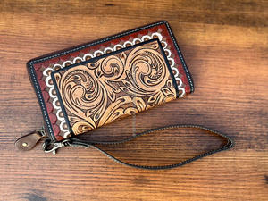 Nouvelle pochette en cuir usiné à la main élégante occidentale sacs à main conçus pour femmes vente chaude embrayages de bracelet en cuir usiné de taille compacte - Product Image 5