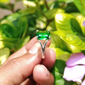 14k <b>Solid</b> Gold Radiant Cut VVS Moissanite & Green Diamond Engagement Ring Original IGI Certified for Weddings Men's & Women's - Product Image 6