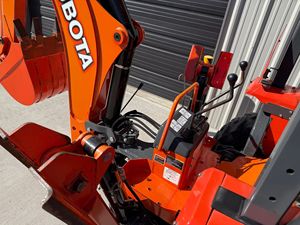 2022 Kubota L47 50hp 4x4 motor diésel caminar Tractor cargador retroexcavadora hidrostática caja de cambios Motor cojinete bomba núcleo venta - Product Image 5