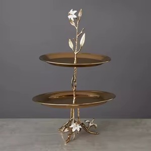 Support à gâteau rond en métal personnalisé au design élégant, écologique, fait à la main, pour mariage, anniversaire, fête, présentation de desserts - Product Image 4