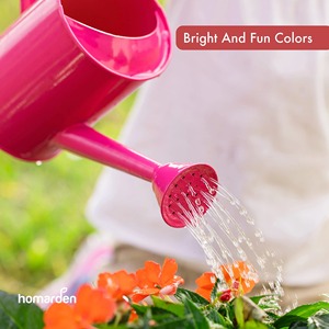 Arrosoir en métal 1,5 L fabriqué à la main, enduit de poudre lisse dans une finition verte pour les amateurs de maison et de jardin - Product Image 1