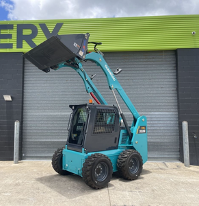 Sunward SWTL3220 Nuevo cargador de dirección deslizante 74HP con opciones de cargador de oruga/rueda de cilindro hidráulico de motor - Product Image 3