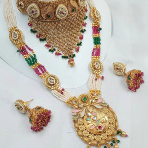 ENSEMBLE DE BIJOUX INDIENS TRADITIONNELS ET À LA MODE EN CUIVRE ENSEMBLE DE BIJOUX DE MARIAGE POUR FEMMES BOUCLES D'OREILLES ET COLLIER - Product Image 1