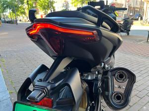 Yamaha Tmax 560 2023 ABS Tech Max Dark Petrol - Product Image 5